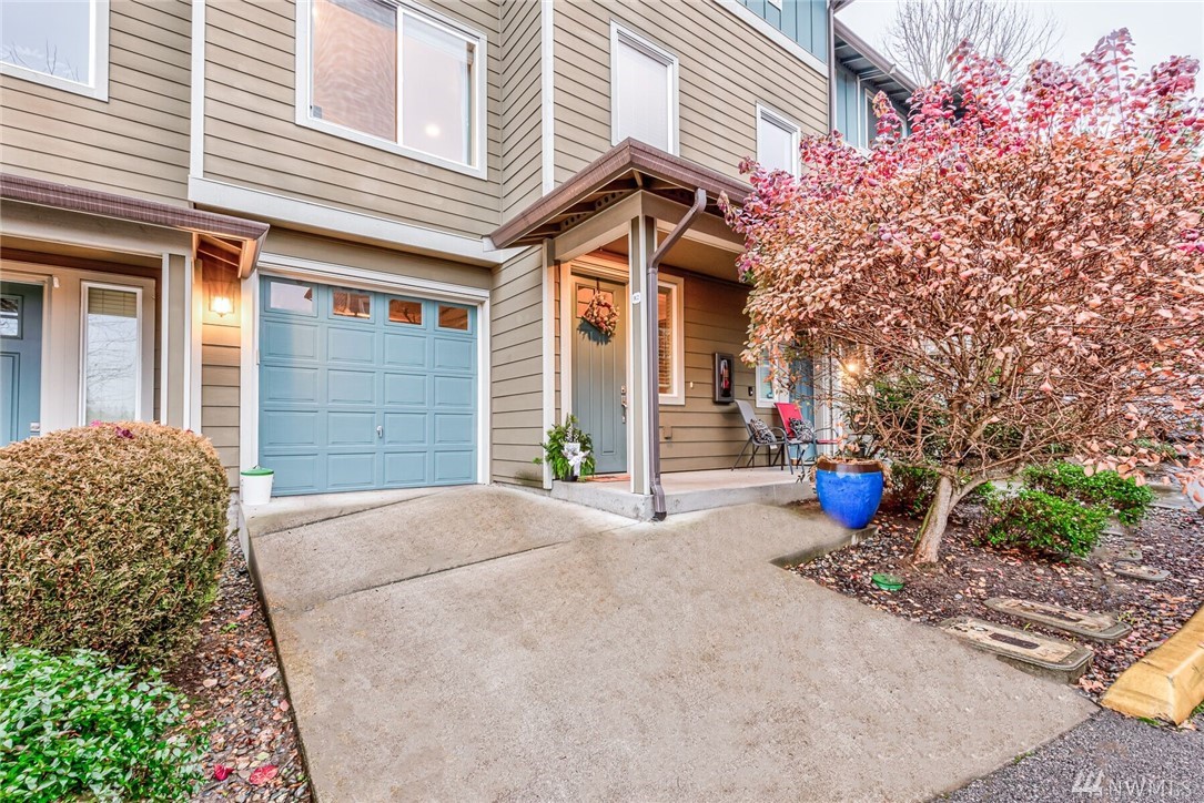 2115 201st Place Southeast, Unit R102 Bothell, WA 98012 - Photo 2 of 25