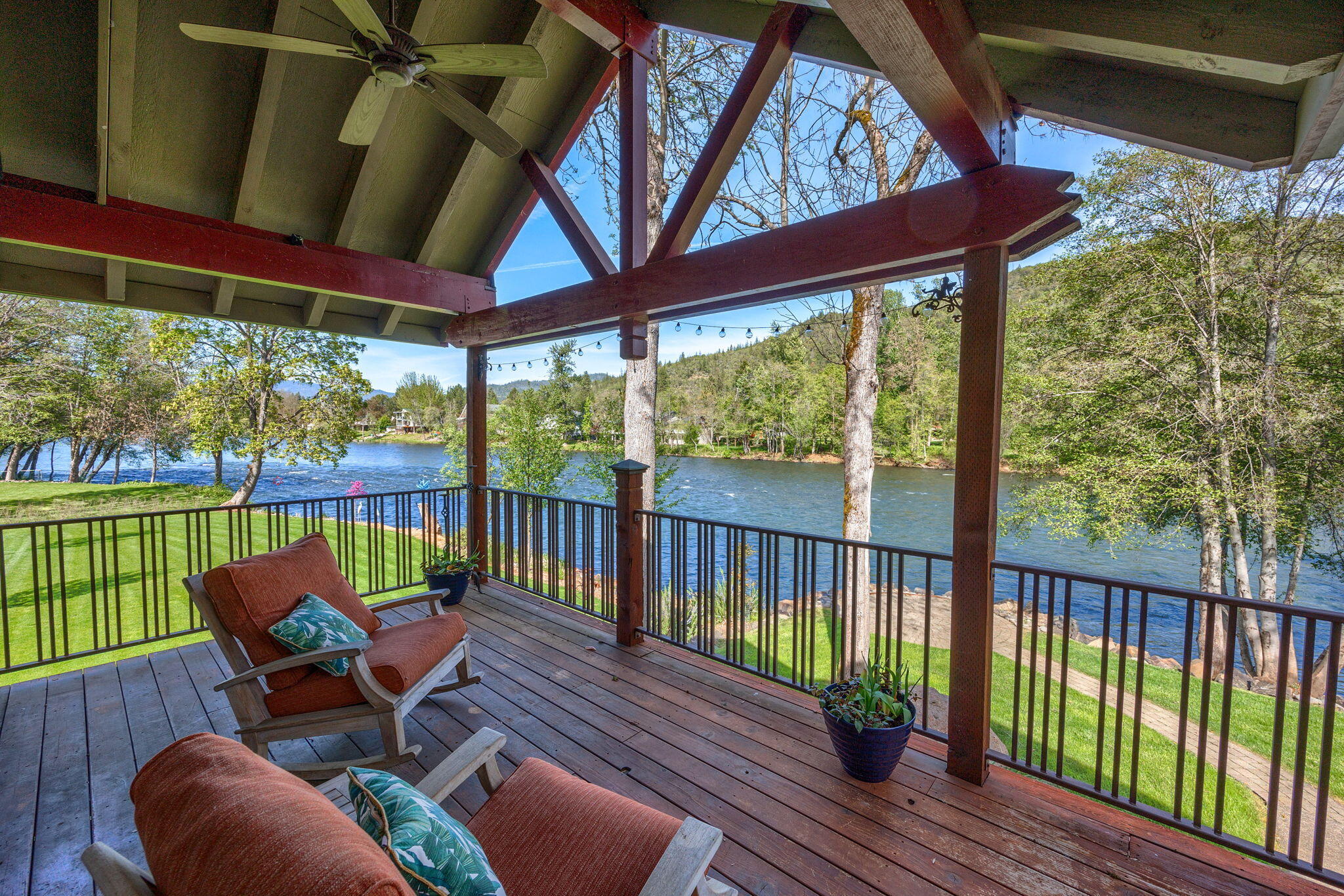 343 Rene Drive Shady Cove, OR 97539 - Photo 98 of 152 Deck