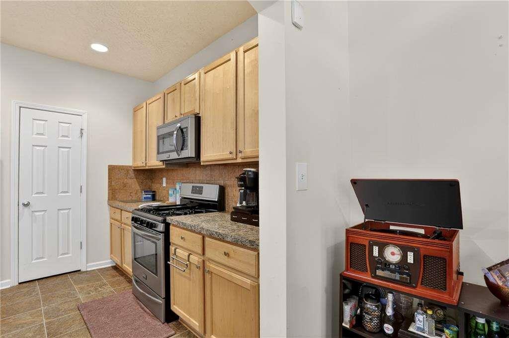 5556 Cascade Run South Fulton, GA 30336 - Photo 10 of 12 Gallery Image 10