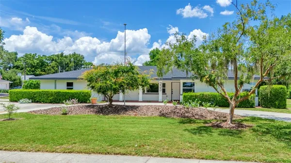 $589,900 | 333 Lake Otis Drive Southeast, Winter Haven, FL 33880