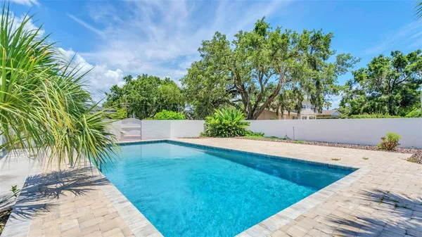 $589,900 | 333 Lake Otis Drive Southeast, Winter Haven, FL 33880