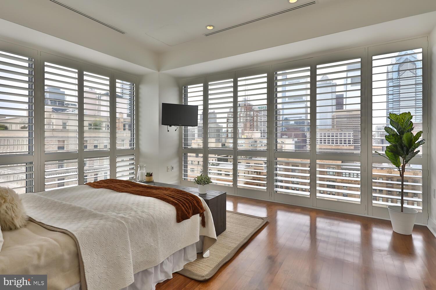 1706 Rittenhouse Square, Unit 2101 Philadelphia, PA 19103 - Photo 21 of 48 Gallery Image 21