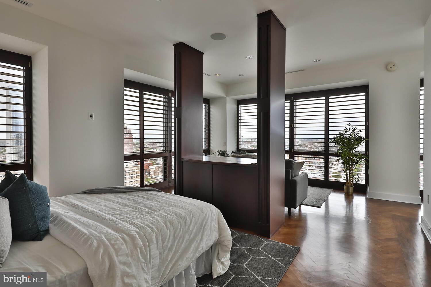 1706 Rittenhouse Square, Unit 2101 Philadelphia, PA 19103 - Photo 24 of 48 Gallery Image 24