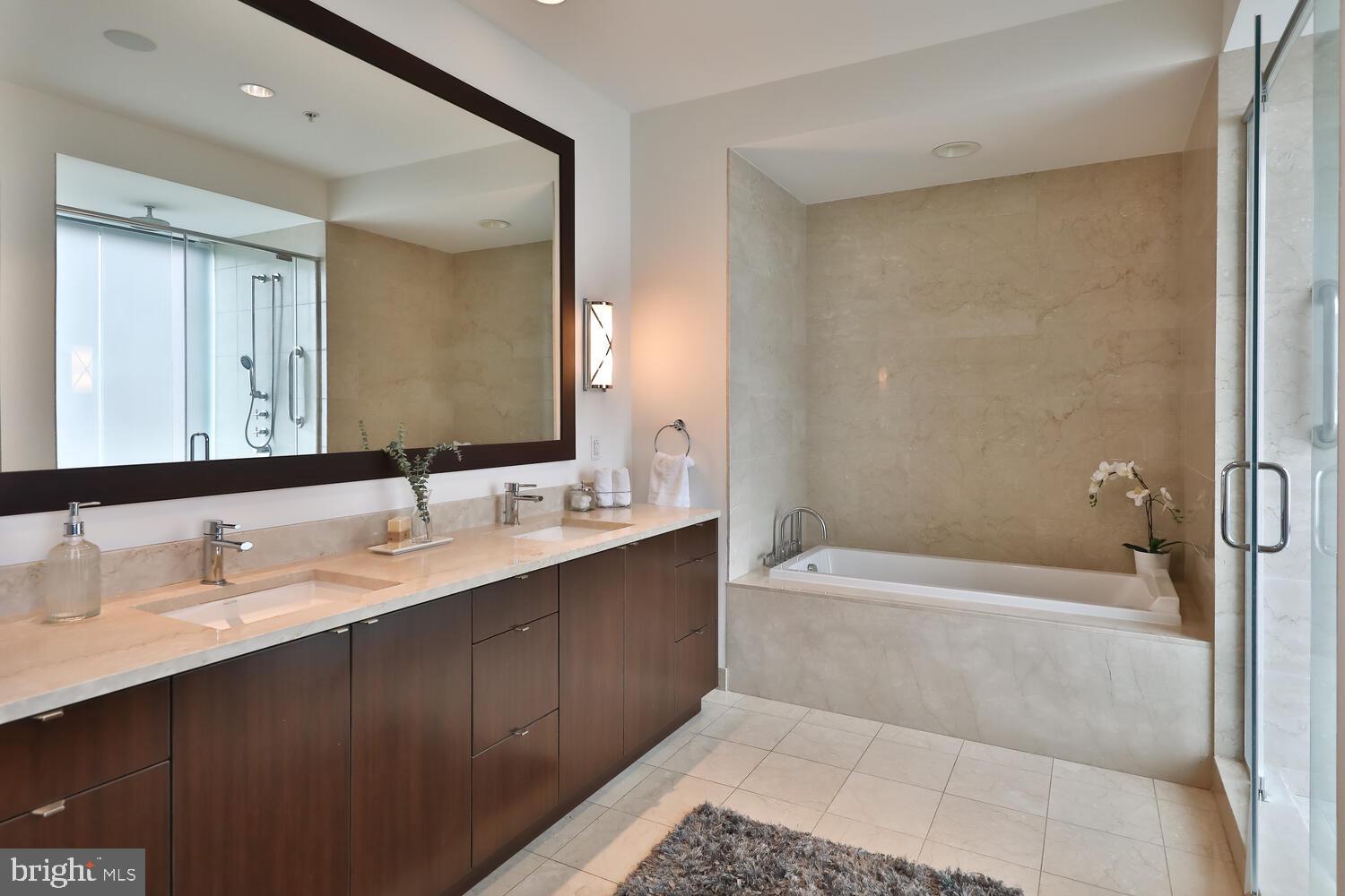 1706 Rittenhouse Square, Unit 2101 Philadelphia, PA 19103 - Photo 44 of 48 Gallery Image 44