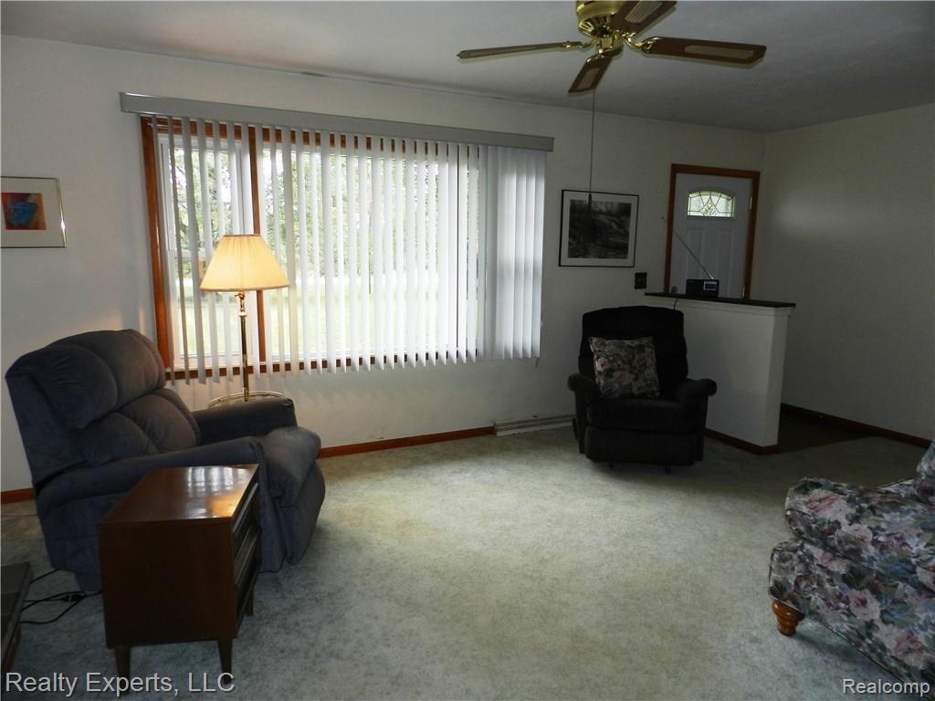 7020 Talladay Road Milan, MI 48160 - Photo 4 of 28 Living room
