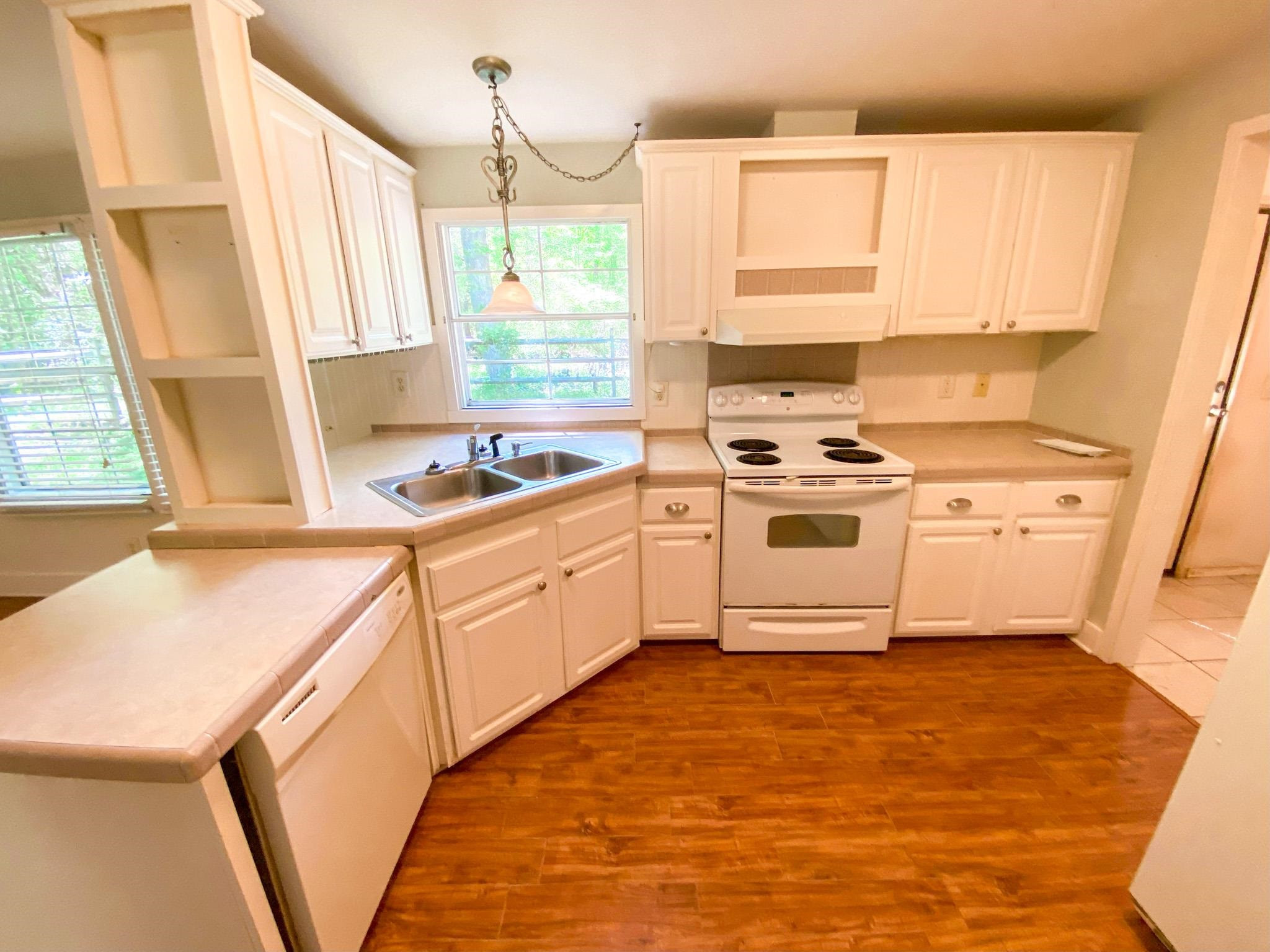 582 Robinson Ferry Road Macon, NC 27551 - Photo 6 of 16 Kitchen