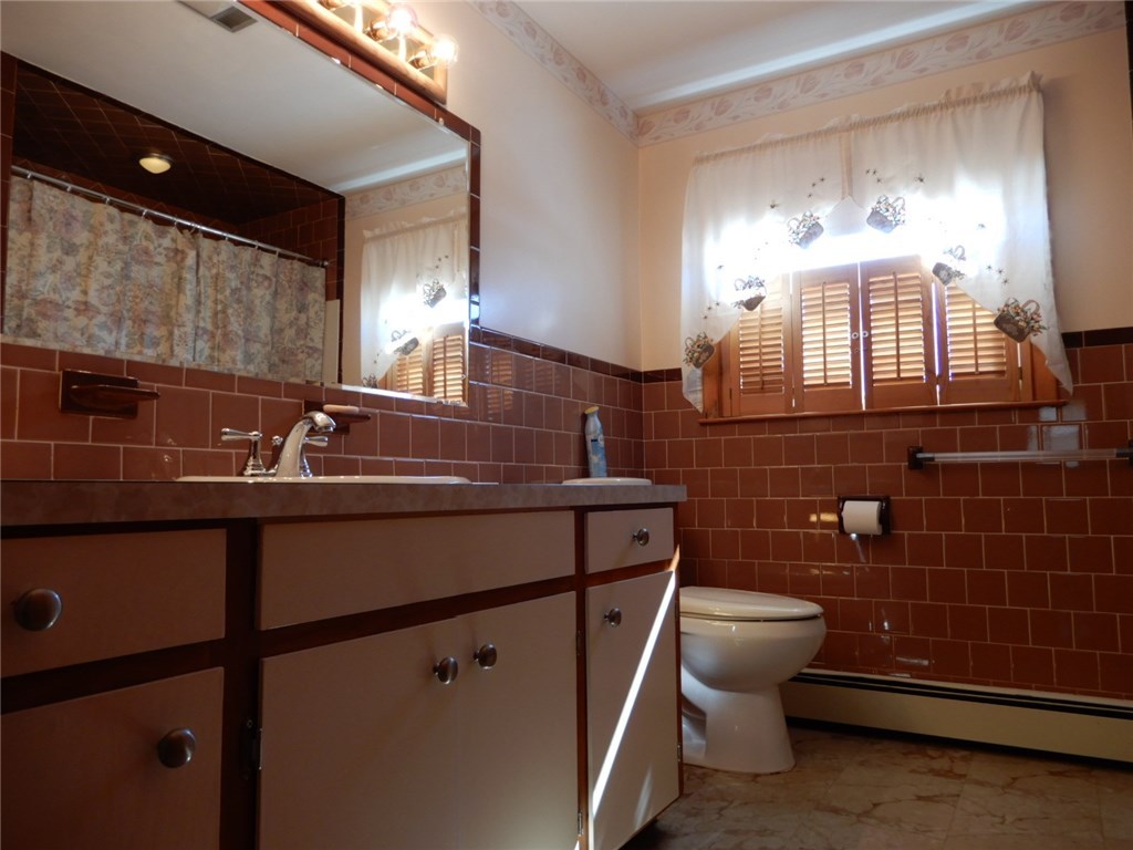 170 Seamans Street Woonsocket, RI 02895 - Photo 14 of 27 Gallery Image 14