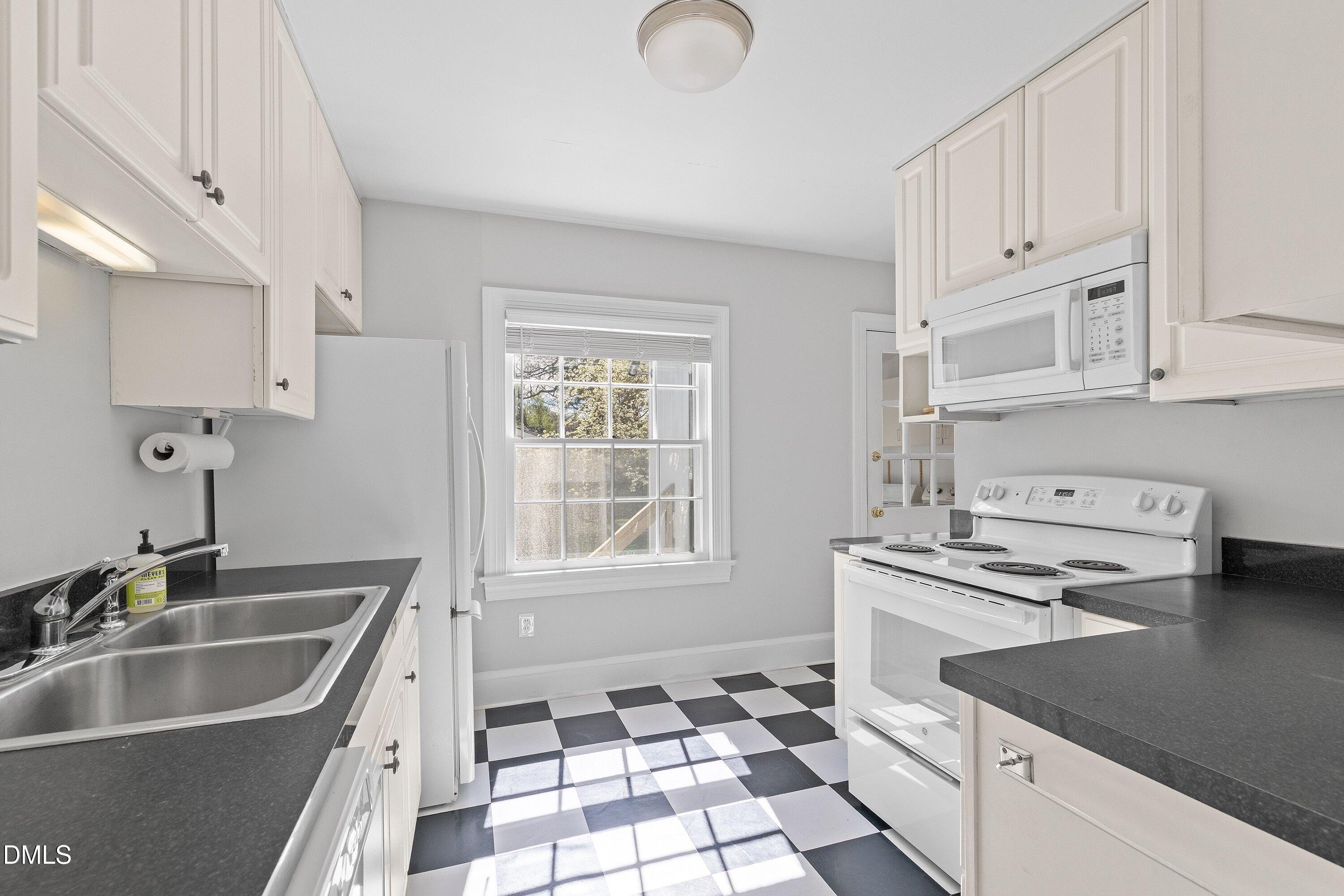 2728 Anderson Drive Raleigh, NC 27608 - Photo 14 of 42 18-2728 Anderson Dr_8117