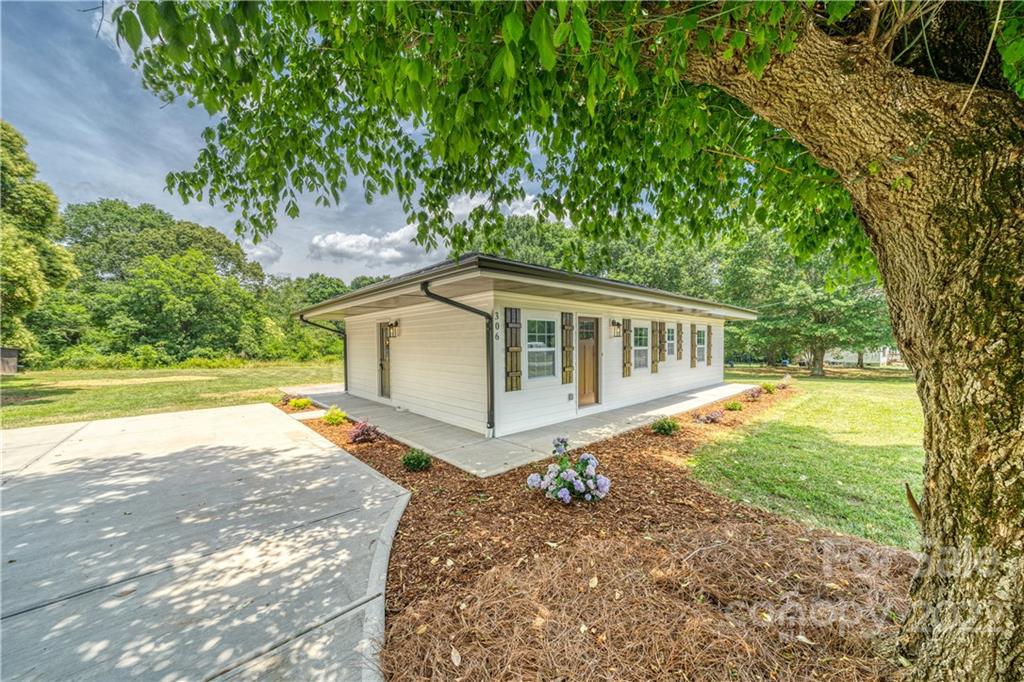 306 New Hope Road Lawndale, NC 28090 - Photo 2 of 29 Gallery Image 2