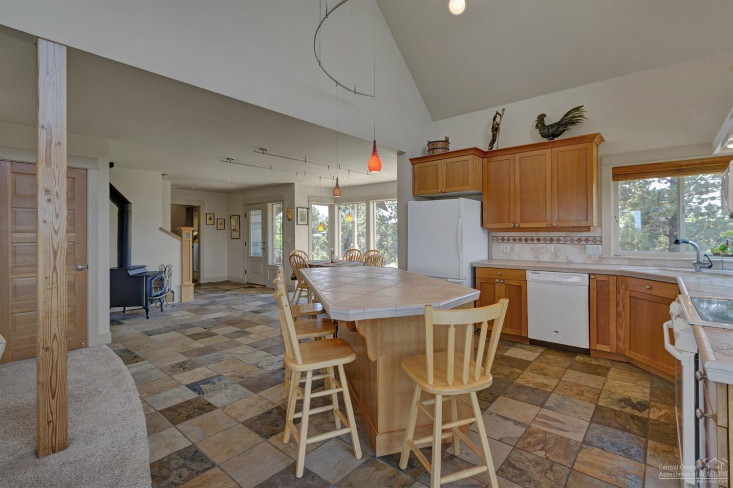 64405 Deschutes Market Road Bend, OR 97701 - Photo 5 of 25 Gallery Image 5