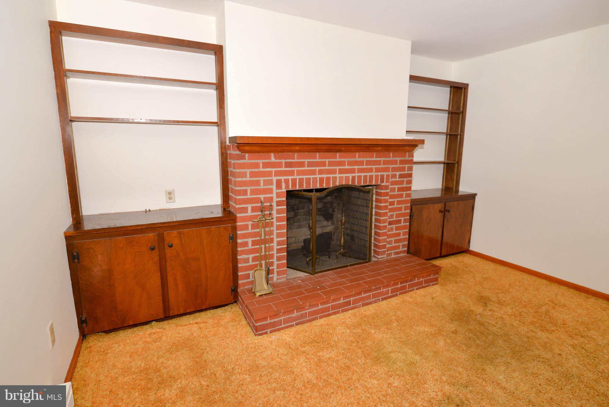 8551 Broad Neck Road Chestertown, MD 21620 - Photo 10 of 24 Living Room
