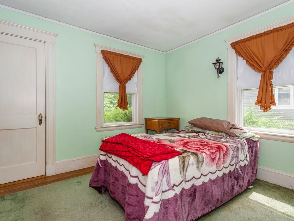 114 Thornton Road Waltham, MA 02453 - Photo 19 of 25 Gallery Image 19