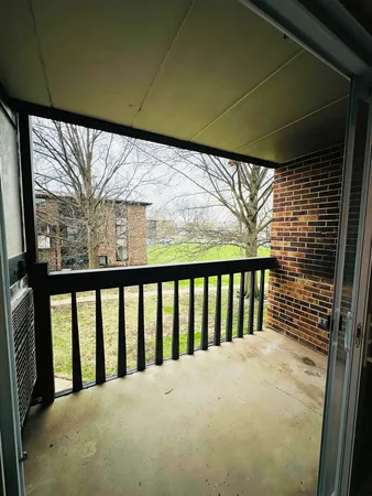 $1,800 | 13635 Lamon Avenue, Unit A17, Crestwood, IL 60418