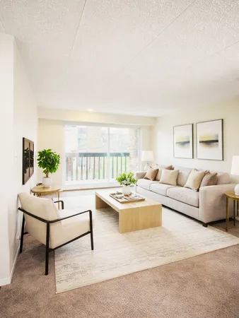 $1,800 | 13635 Lamon Avenue, Unit A17, Crestwood, IL 60418