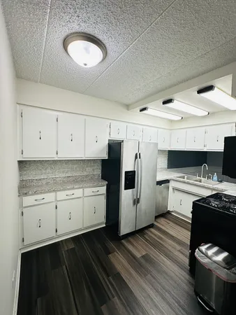 $1,800 | 13635 Lamon Avenue, Unit A17, Crestwood, IL 60418