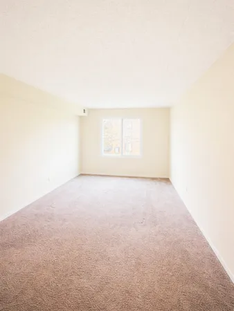 $1,800 | 13635 Lamon Avenue, Unit A17, Crestwood, IL 60418