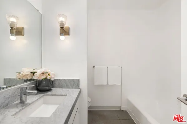 $775,000 | 2641 4th Street, Unit 6, Santa Monica, CA 90405