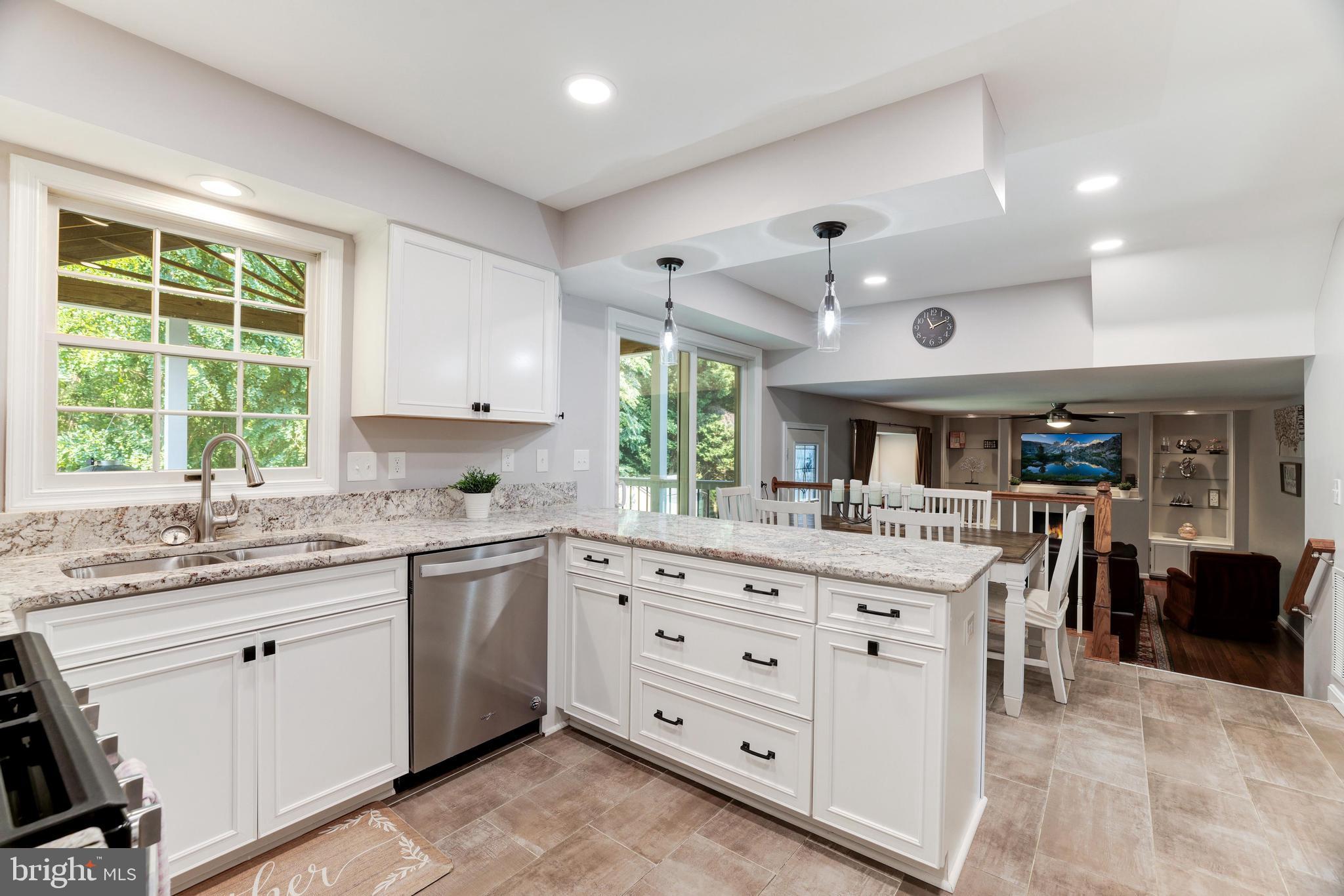 711 Monarch Ridge Road Frederick, MD 21703 - Photo 11 of 55 Gorgeous White Cabinets