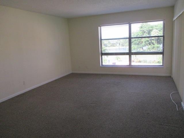 364 Golfview Road, Unit 407 North Palm Beach, FL 33408 - Photo 14 of 26 Large master bedroom