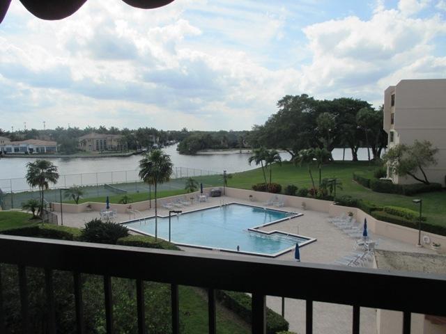 364 Golfview Road, Unit 407 North Palm Beach, FL 33408 - Photo 20 of 26 Balcony view