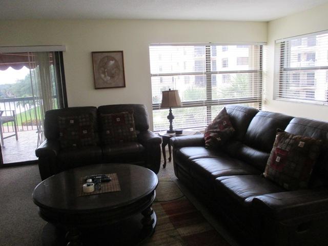 364 Golfview Road, Unit 407 North Palm Beach, FL 33408 - Photo 2 of 26 Large living room
