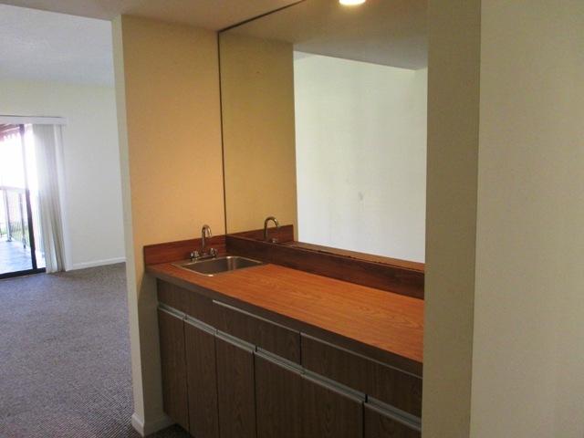 364 Golfview Road, Unit 407 North Palm Beach, FL 33408 - Photo 8 of 26 Wet Bar