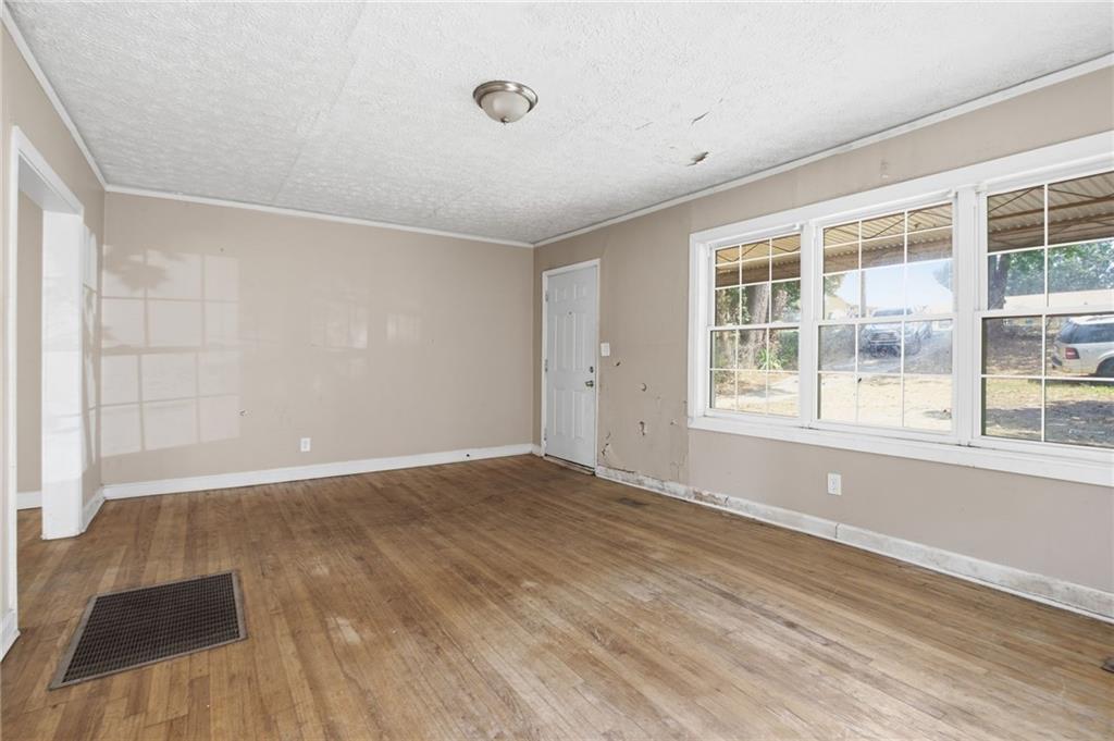 1437 Bouldercrest Road Atlanta, GA 30316 - Photo 9 of 29 Gallery Image 9