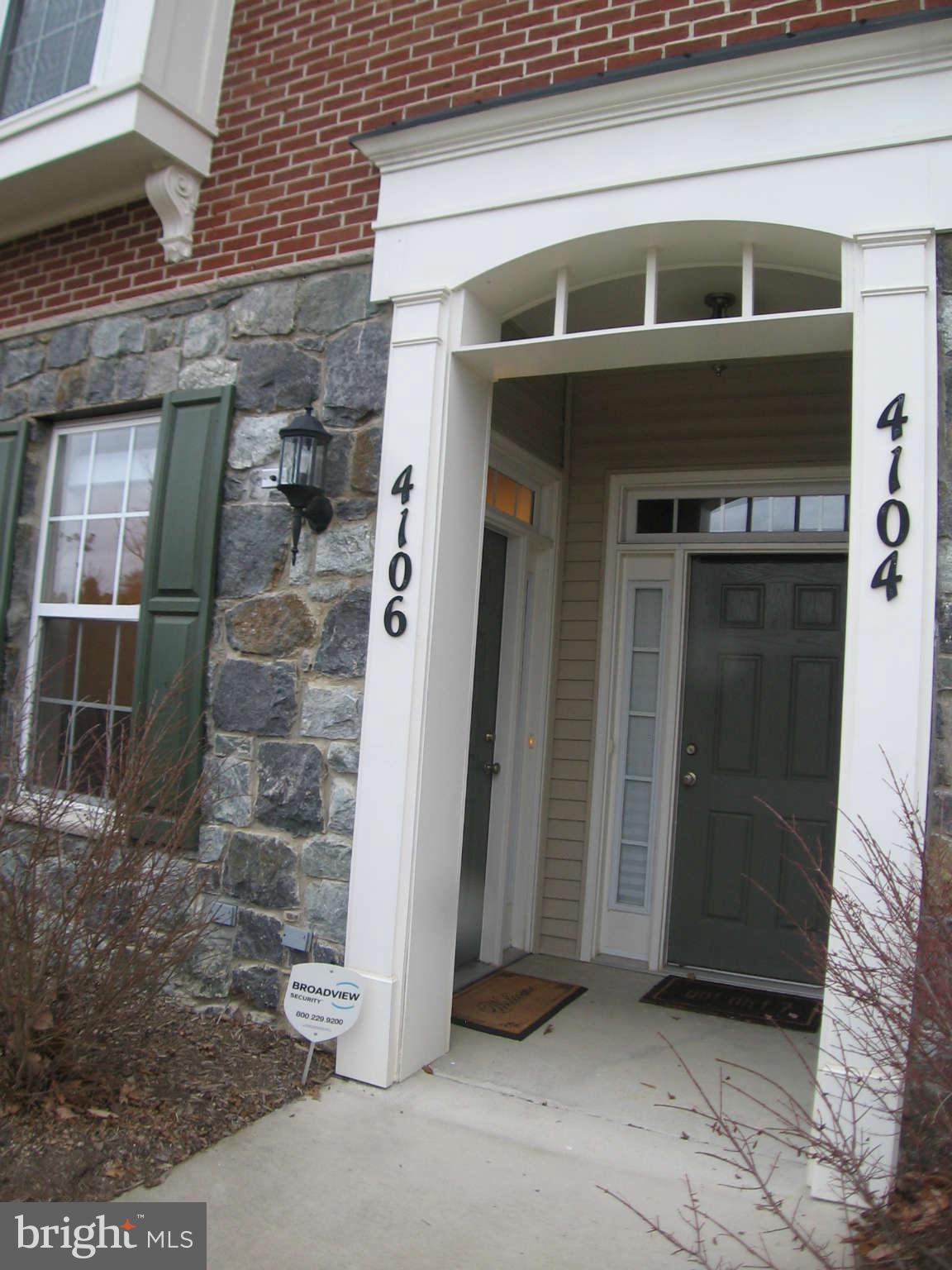 4106 Potomac Highlands Circle, Unit 3 Triangle, VA 22172 - Photo 2 of 27 Front Entry
