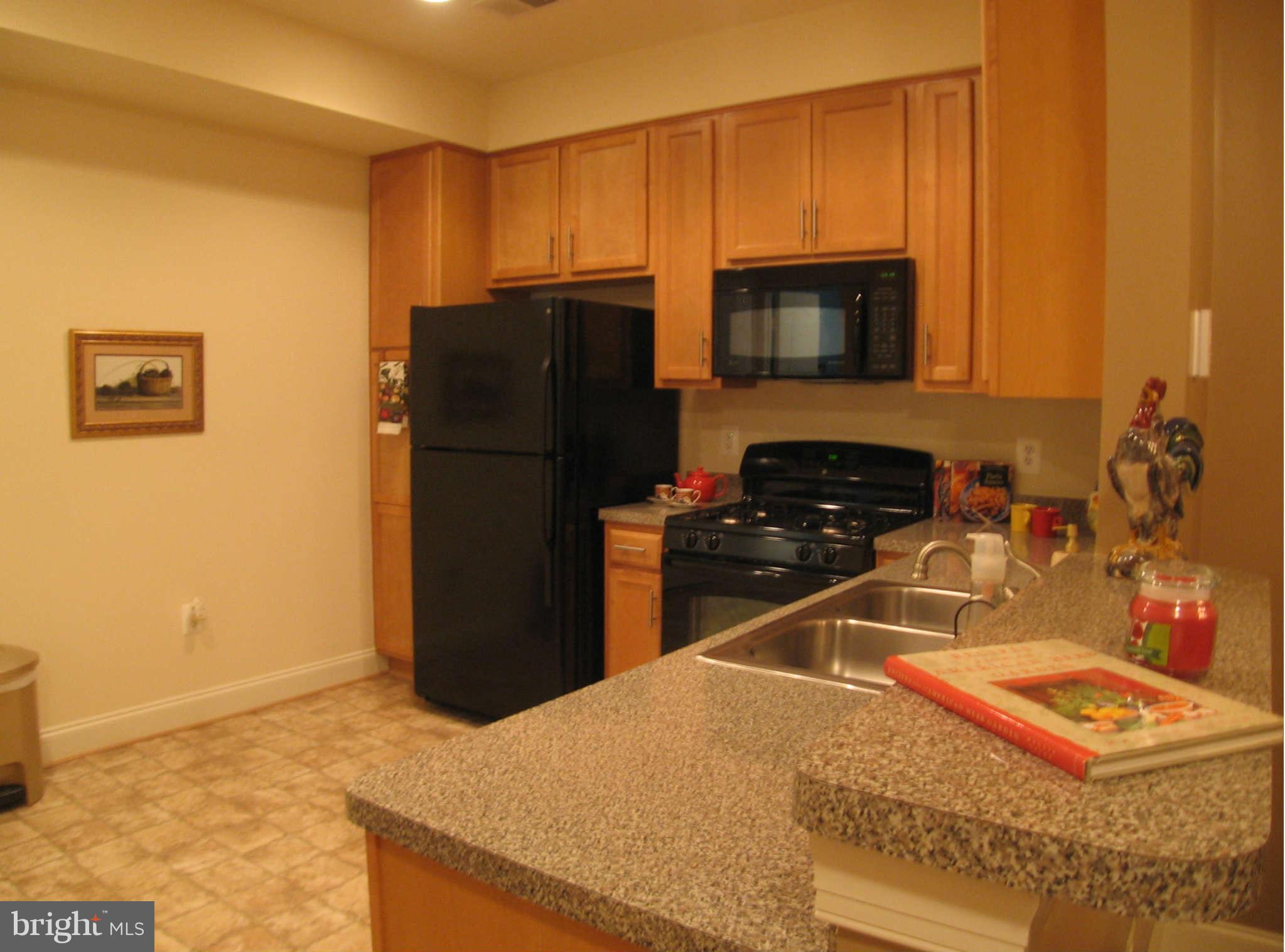 4106 Potomac Highlands Circle, Unit 3 Triangle, VA 22172 - Photo 7 of 27 Kitchen