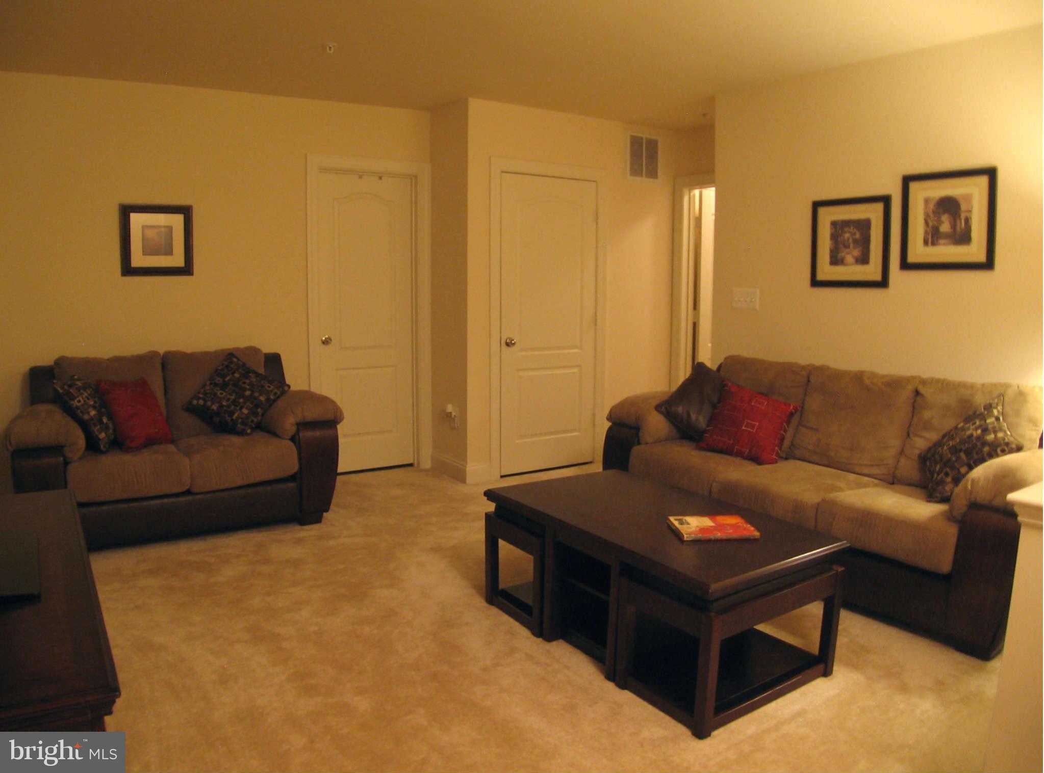 4106 Potomac Highlands Circle, Unit 3 Triangle, VA 22172 - Photo 10 of 27 Family Room