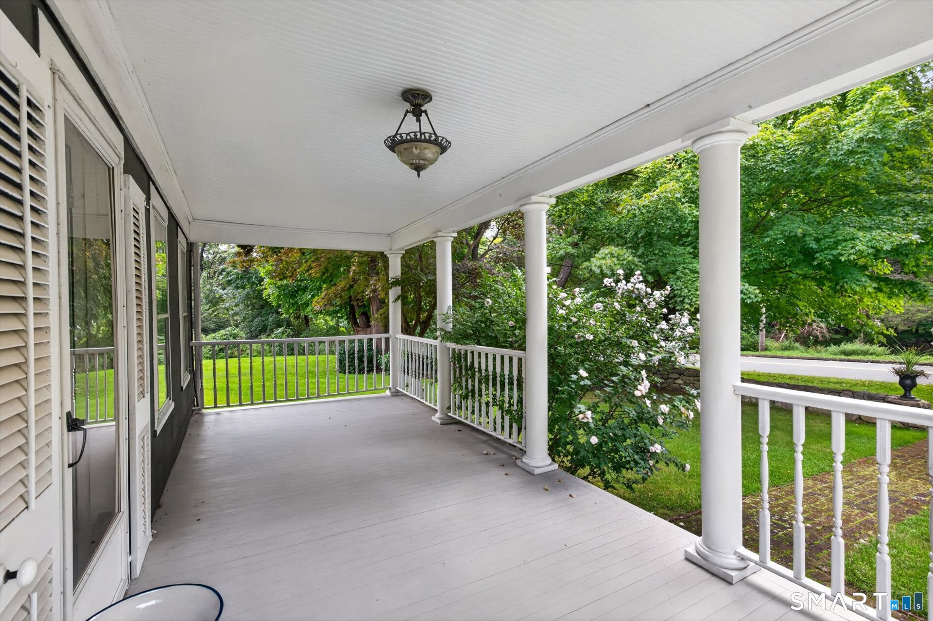 73 Riverside Road Newtown, CT 06482 - Photo 3 of 40 Gallery Image 3