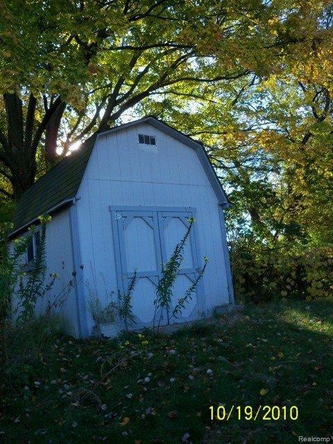 1822 Maxfield Lake Road Hartland, MI 48353 - Photo 6 of 6 101_2133