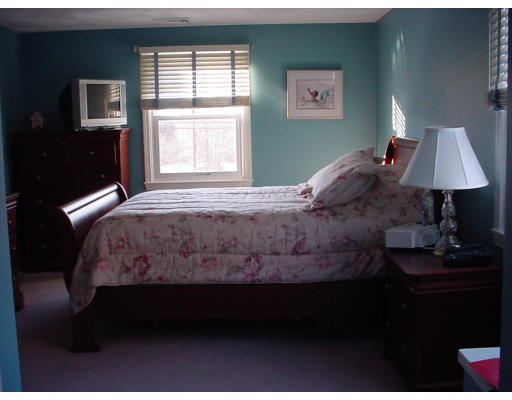 54 Kings Road Canton, MA 02021 - Photo 9 of 11 Gallery Image 9