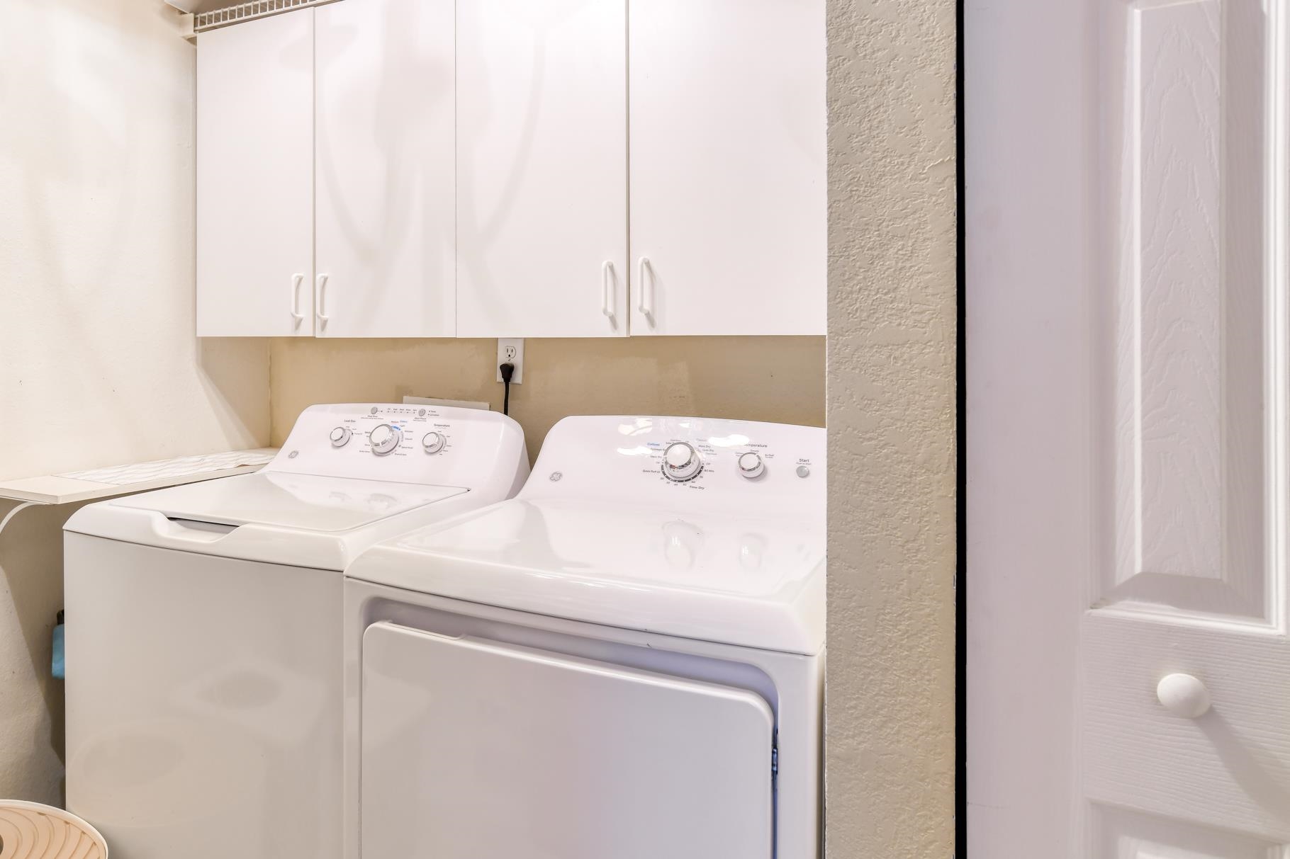 1825 Vista Cove Road St. Augustine, FL 32084 - Photo 37 of 66 a utility room with dryer and washer