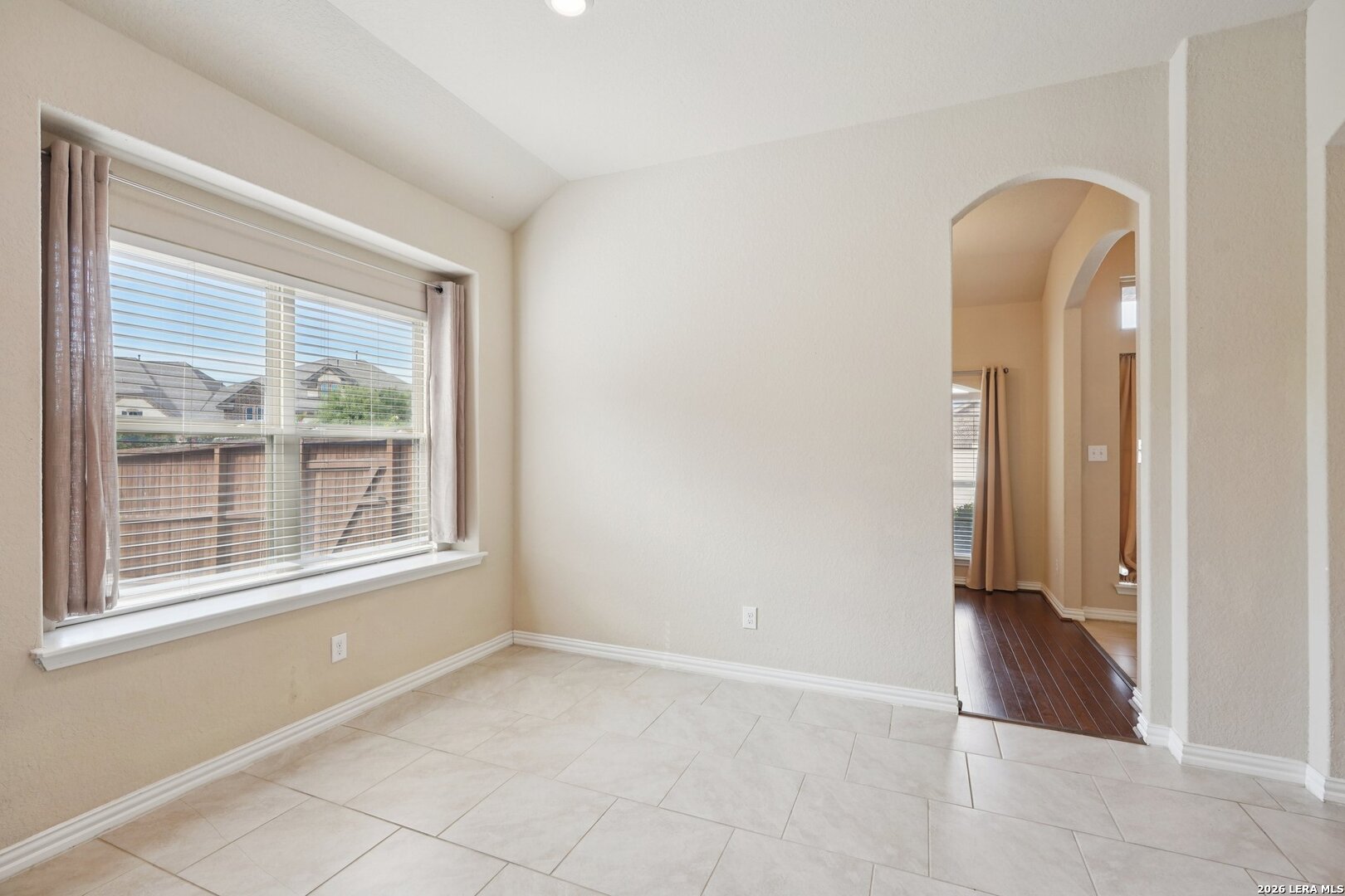 8722 Study Butte San Antonio, TX 78254 - Photo 9 of 40 an empty room with windows