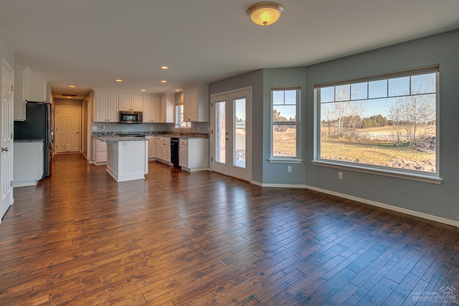 61490 Ward Road Bend, OR 97702 - Photo 12 of 25 Gallery Image 12