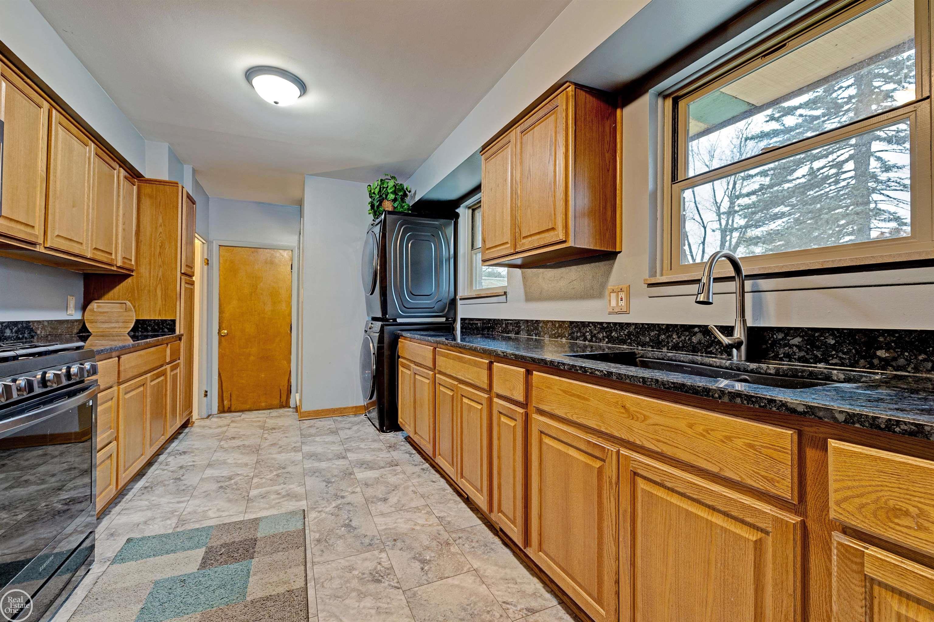 4736 Pelton Road Clarkston, MI 48346 - Photo 14 of 63 50127389-13.JPG