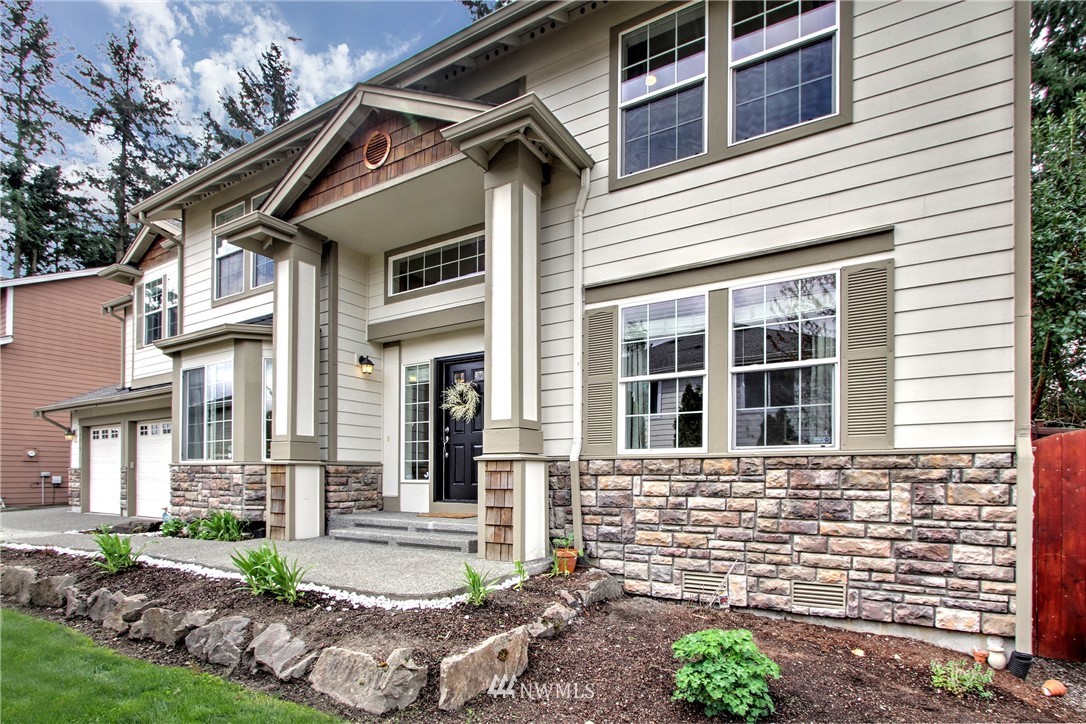 2018 Northeast 24th Place Renton, WA 98056 - Photo 2 of 20