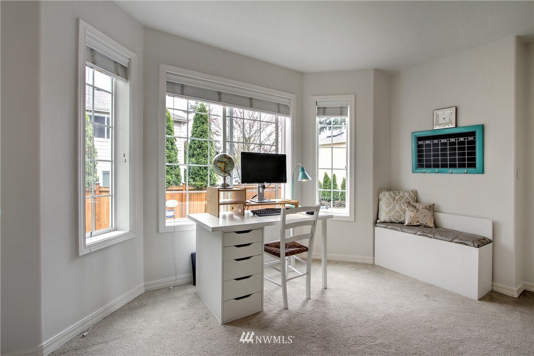 2018 Northeast 24th Place Renton, WA 98056 - Photo 12 of 20