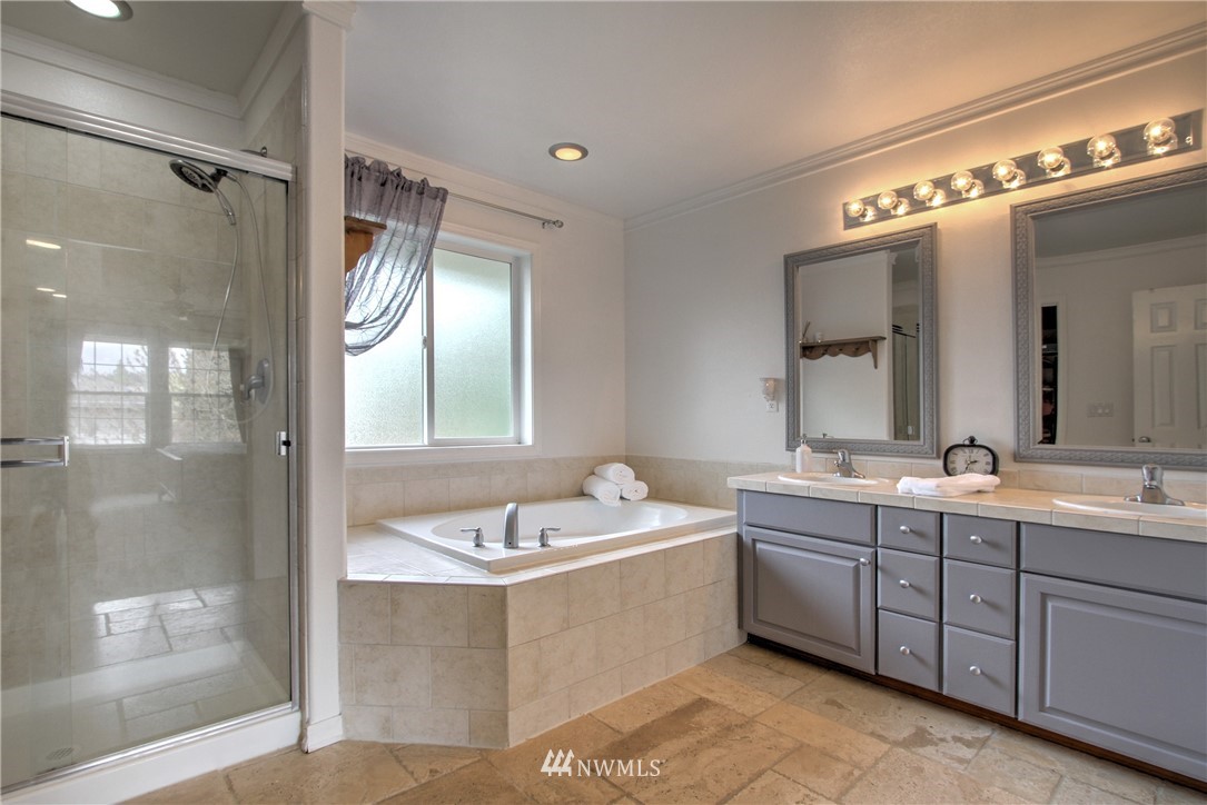 2018 Northeast 24th Place Renton, WA 98056 - Photo 16 of 20