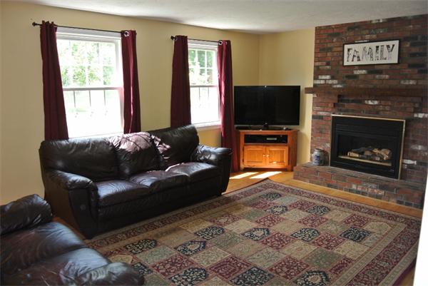14 James Road Sterling, MA 01564 - Photo 2 of 25 Gallery Image 2
