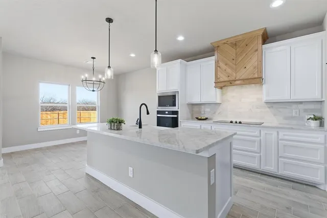 $325,000 | 494 Cumberland Trail, Jacksboro, TX 76458