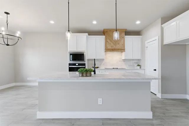 $325,000 | 494 Cumberland Trail, Jacksboro, TX 76458