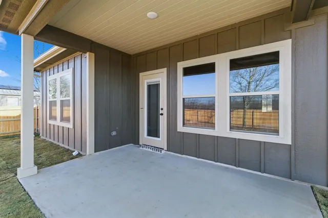 $325,000 | 494 Cumberland Trail, Jacksboro, TX 76458