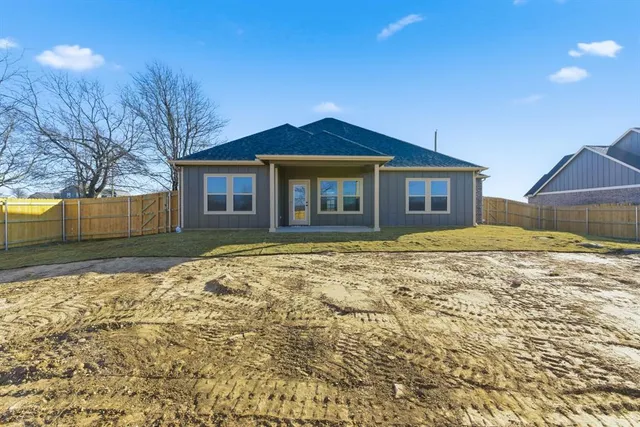 $325,000 | 494 Cumberland Trail, Jacksboro, TX 76458