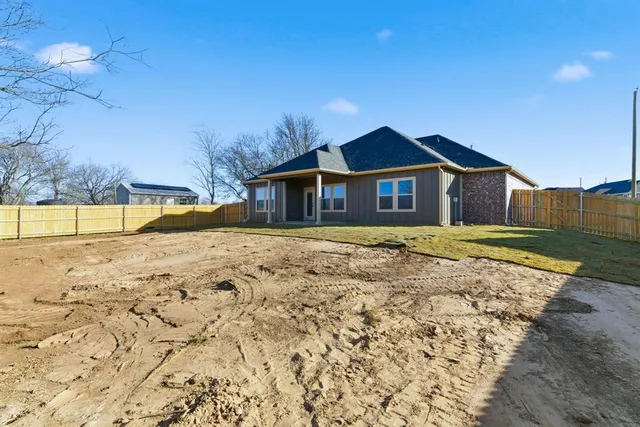$325,000 | 494 Cumberland Trail, Jacksboro, TX 76458