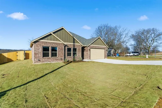 $325,000 | 494 Cumberland Trail, Jacksboro, TX 76458