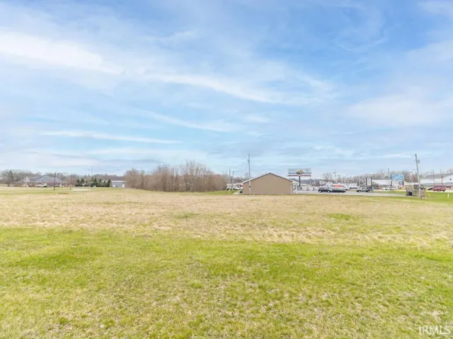 $250,000 | 5 North Memorial Drive, New Castle, IN 47362