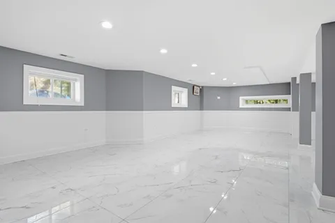 $619,000 | 5800 West Giddings Street, Chicago, IL 60630