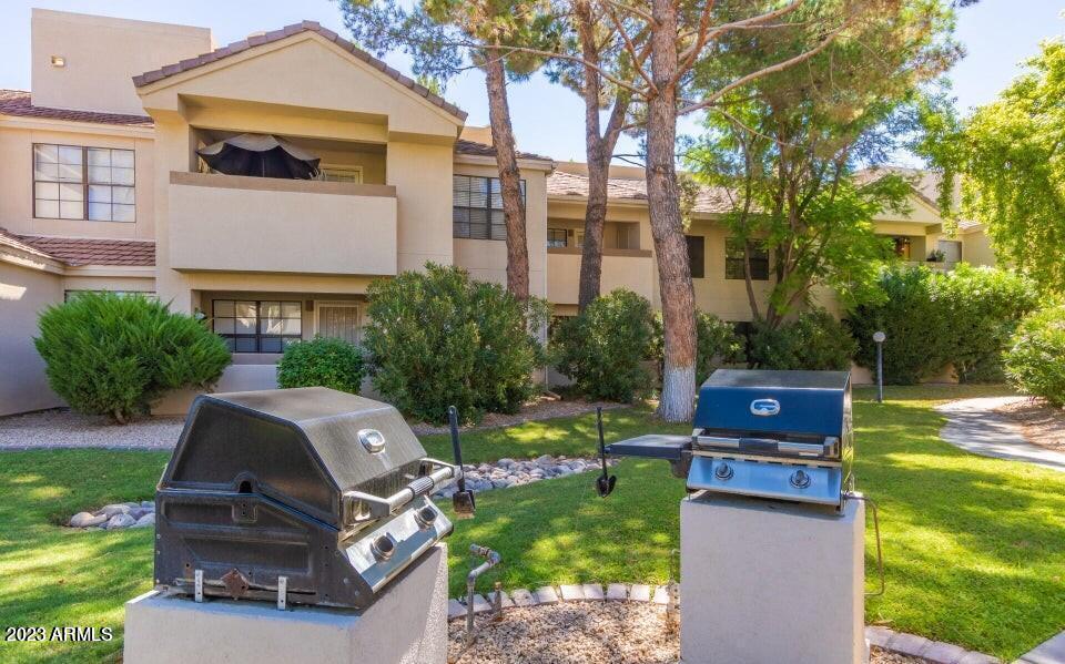 6885 East Cochise Road, Unit 242 Paradise Valley, AZ 85253 - Photo 17 of 22 BBQ Comm